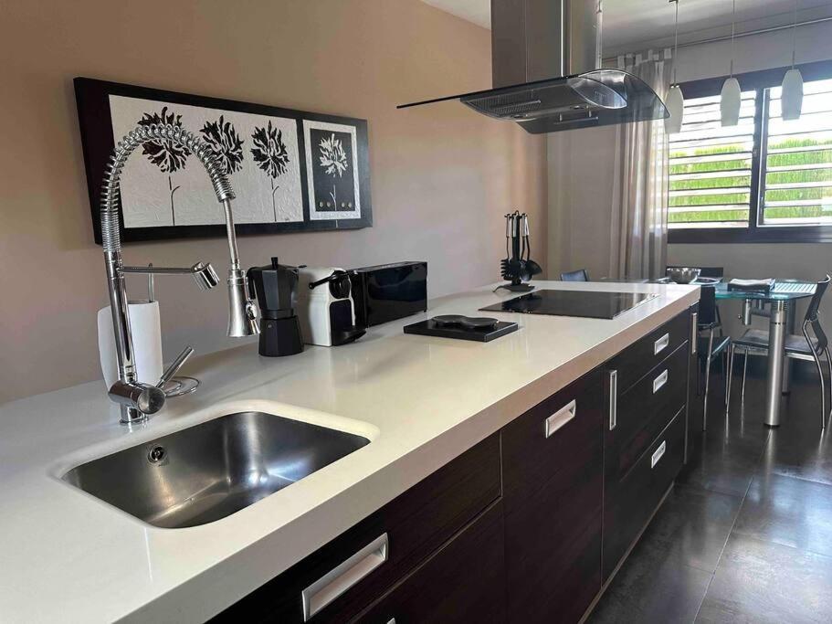 Modern 5-Bedroom Villa With Pool Montequinto Esterno foto