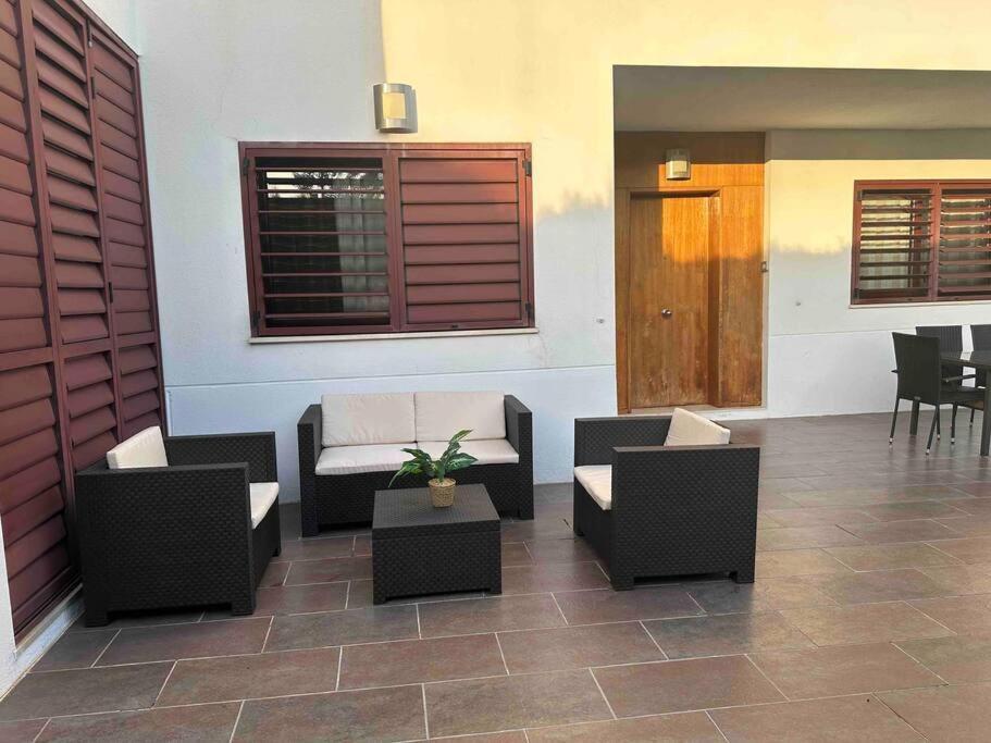 Modern 5-Bedroom Villa With Pool Montequinto Esterno foto