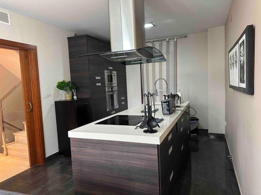 Modern 5-Bedroom Villa With Pool Montequinto Esterno foto
