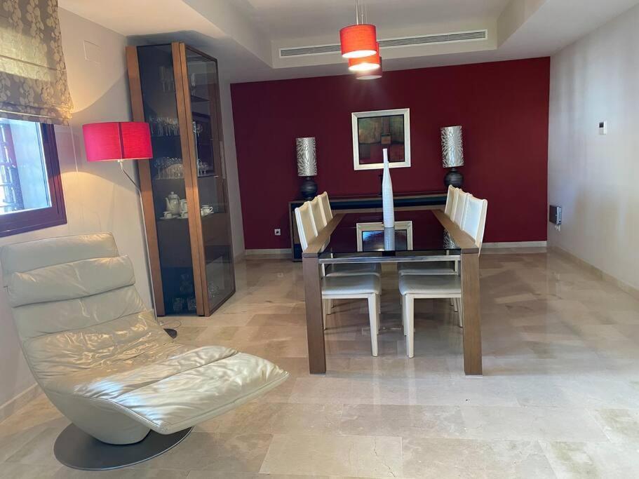 Modern 5-Bedroom Villa With Pool Montequinto Esterno foto