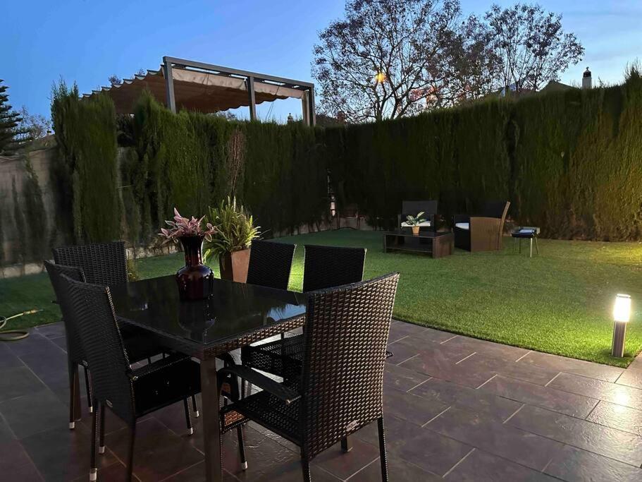 Modern 5-Bedroom Villa With Pool Montequinto Esterno foto