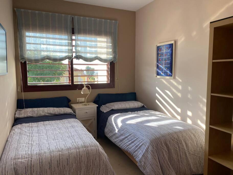 Modern 5-Bedroom Villa With Pool Montequinto Esterno foto